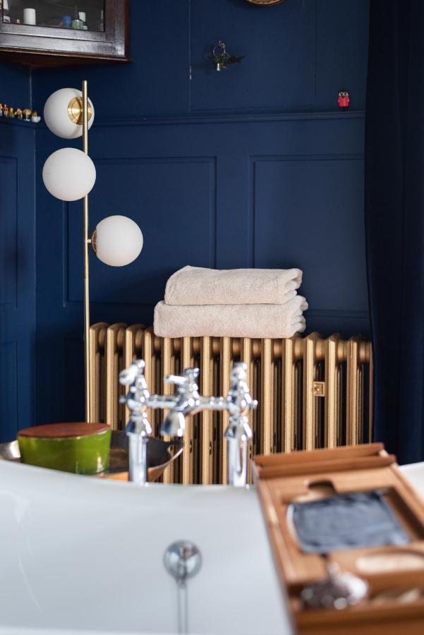 Victoria Design - Premium Ohrada * Prague